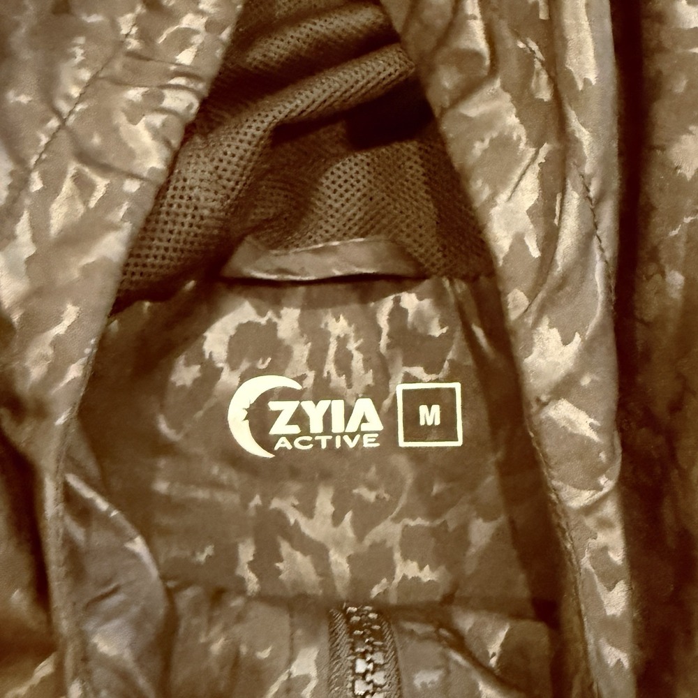 Zyia Active Size M Black Leopard Windbreaker Bomber Jacket Hooded Lightweight - Picture 2 of 5